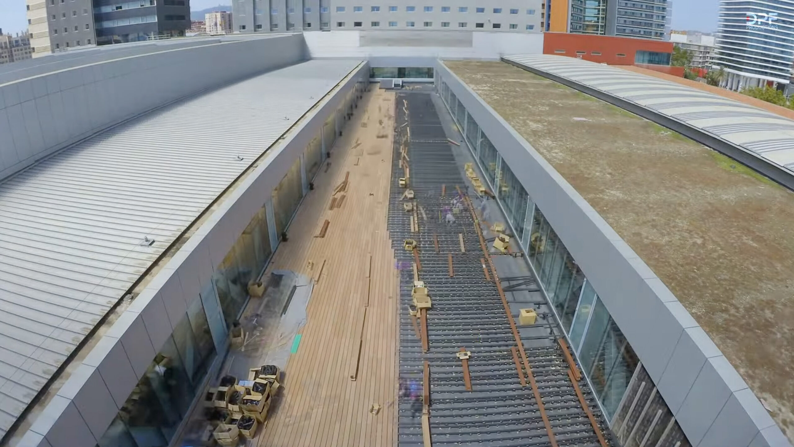 Timelapse larga duración renovación especio exterior FIRA CCIB