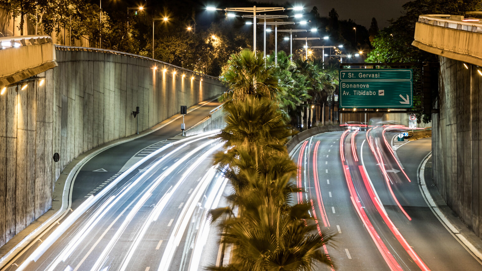 Estelas de luz de coches